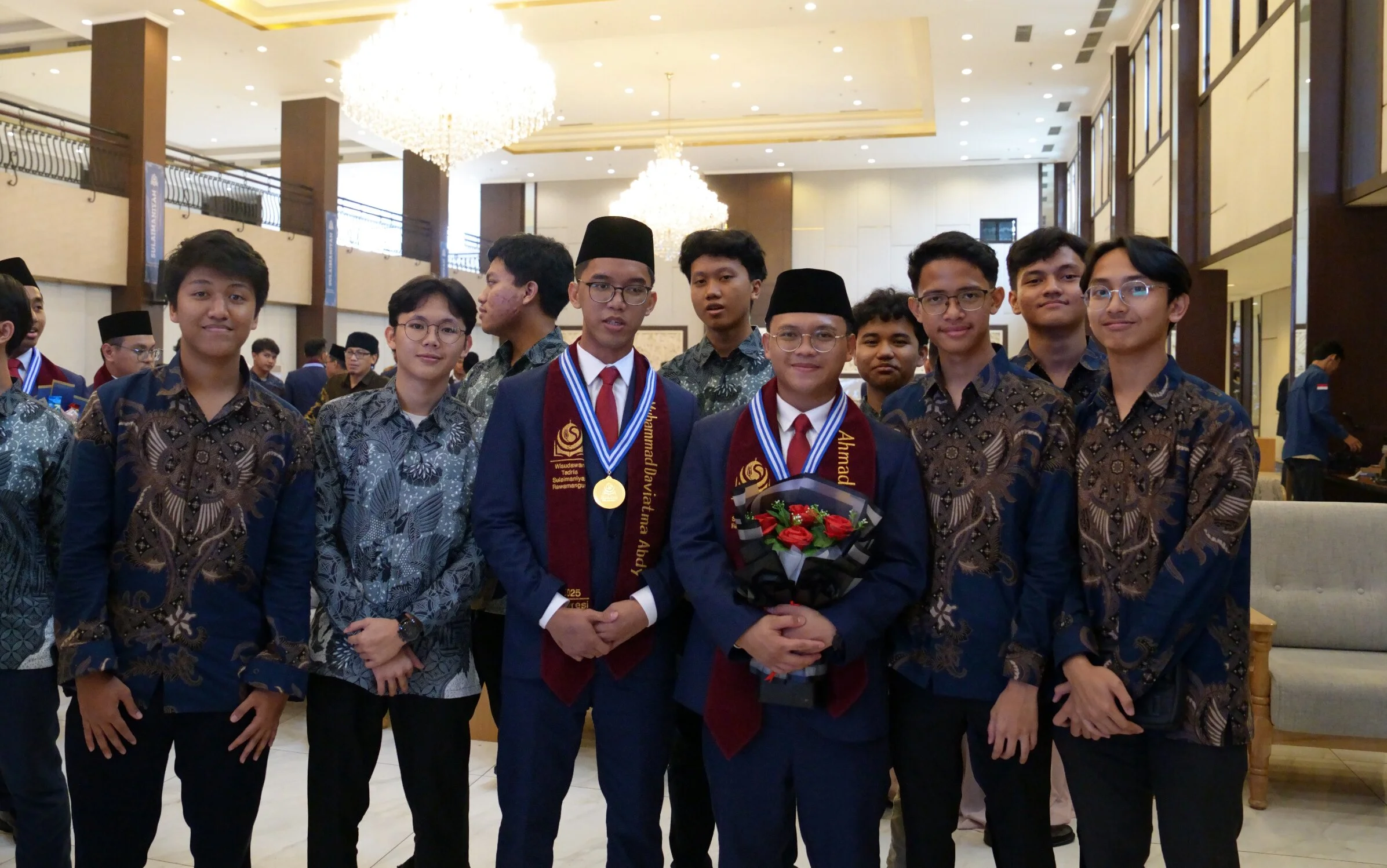 Foto 14 dari album Wisuda Sponsor Tahfidz 2025